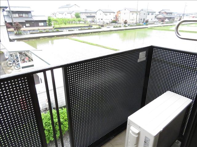 バルコニー　南向きの広いベランダ