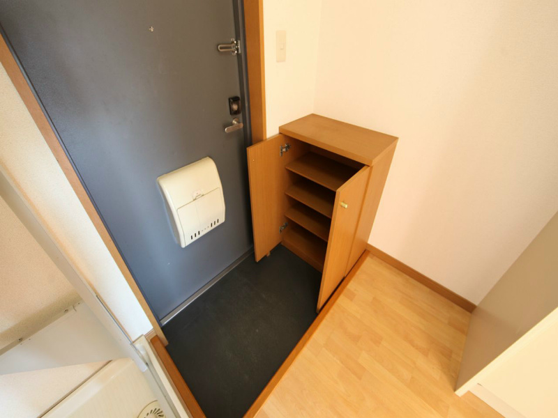 玄関　玄関　シューズボックス付