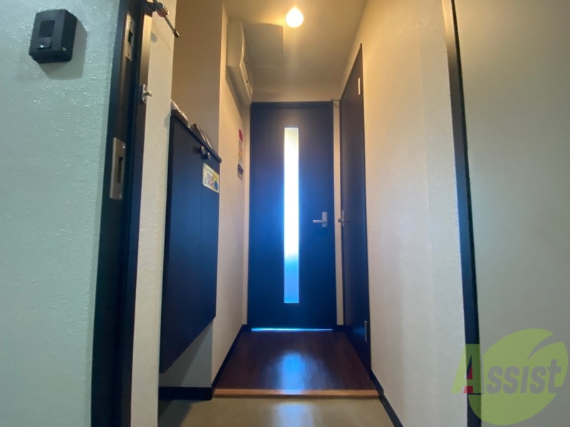 玄関　玄関の様子です。明るい印象ですね。気分もあがりそう。