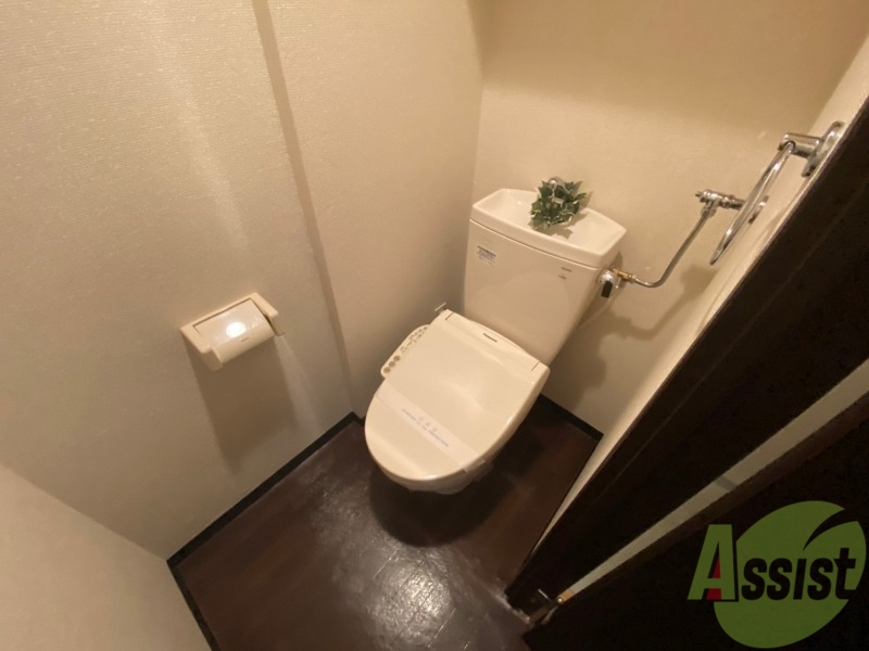 トイレ　こちらはトイレです。清潔感があり、安心して使用できます。