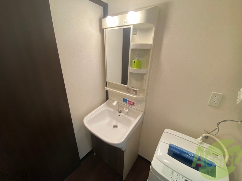 洗面設備　こちらに洗面台があります。朝の洗顔はこちらで。