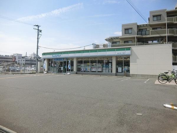 コンビニ　ファミリーマート松原三宅中一丁目店（コンビニ）まで855m