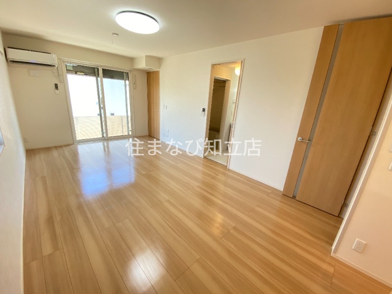 居室・リビング　同型別部屋写真