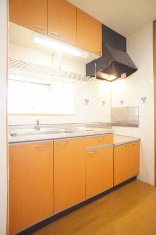 キッチン　コンパクトなキッチンで掃除もラクラク