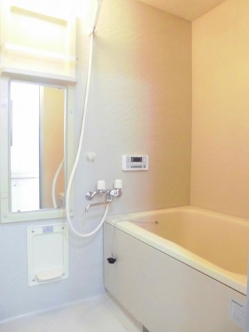 バス・シャワールーム　ゆったり過ごせるお風呂です