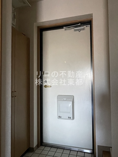玄関　下駄箱がついているので、片付いた玄関をキープできます！