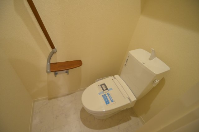 トイレ　気分すっきり温水洗浄便座