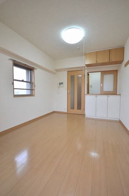 居室・リビング　写真は別号室です。