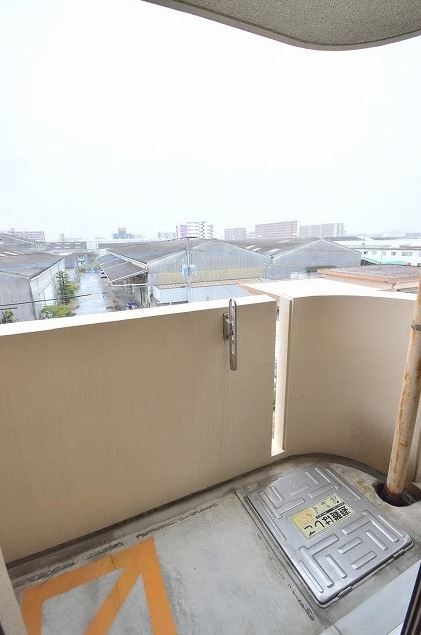 バルコニー　写真は別号室です。