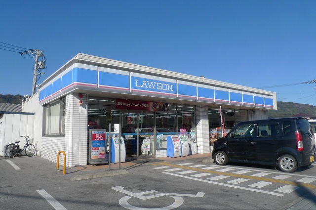 コンビニ　ローソン高知薊野東町店（コンビニ）まで827m