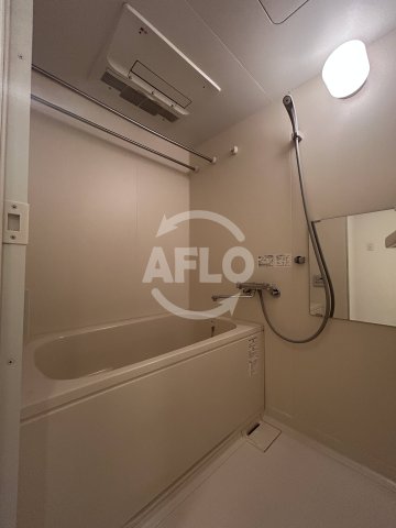 バス・シャワールーム　フルーヴトレーズ　浴室