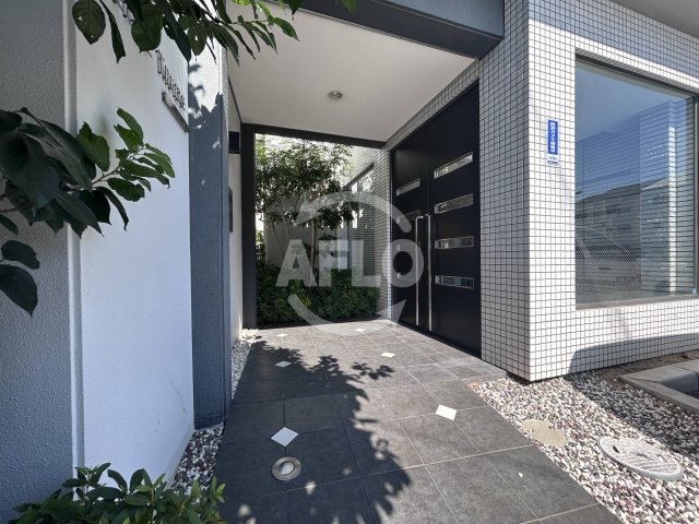 エントランス　フルーヴトレーズ　エントランス