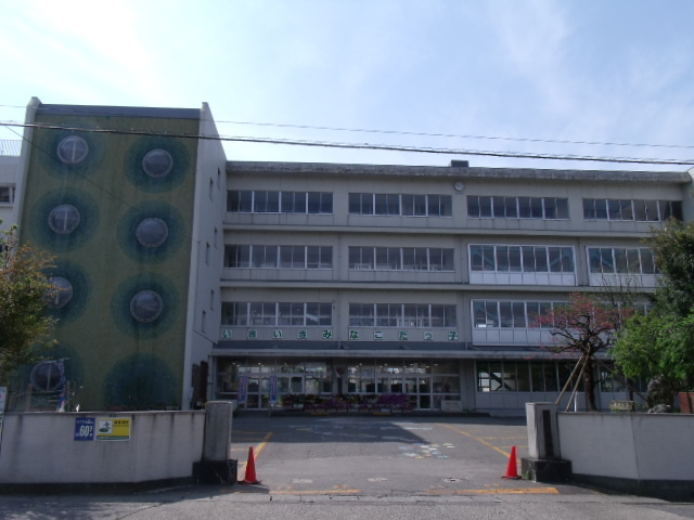 小学校　南小立野小学校（小学校）まで800m