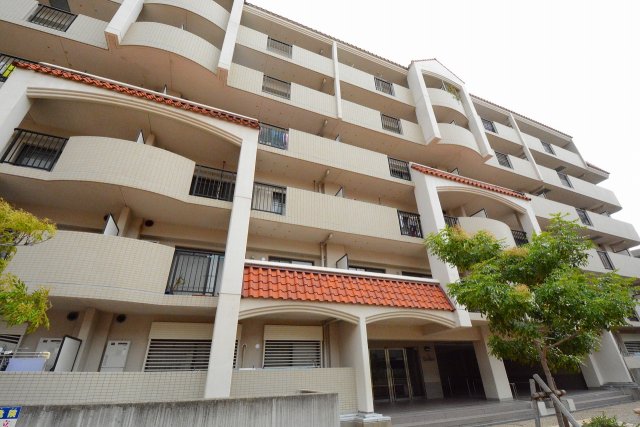 建物外観　安心のオートロック付き♪