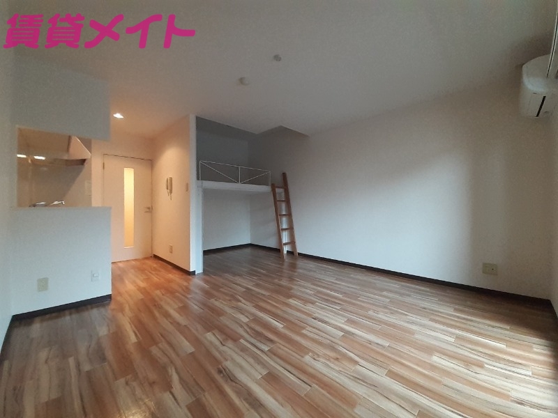 居室・リビング　同型参考写真