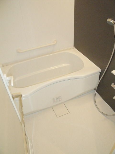 バス・シャワールーム　追い焚き付きです