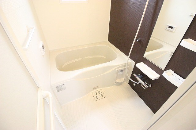 バス・シャワールーム　反転