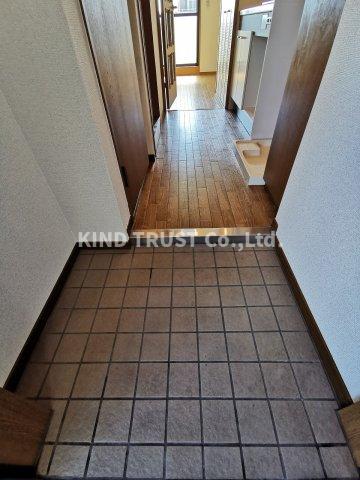 玄関　収納もある玄関です