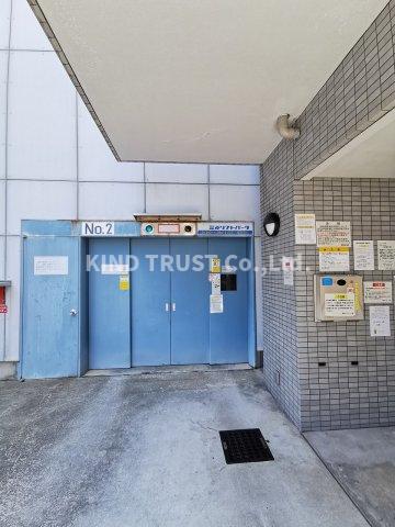 駐車場　車をお持ちの方に嬉しい駐車場付きの物件です