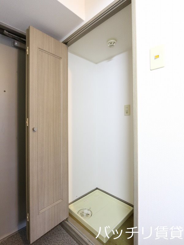 洗面設備　画像は別号室の為、現状優先になります。