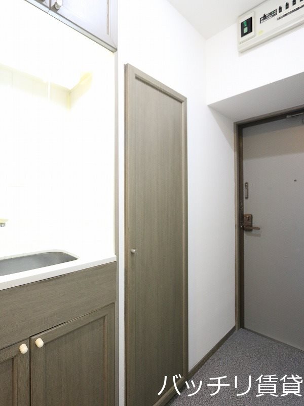 玄関　写真は別号室イメージの為、現状を優先致します