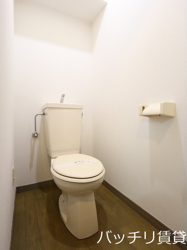 トイレ　画像は別号室の為、現状優先になります。