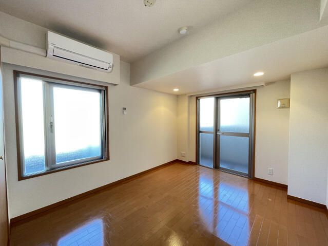 居室・リビング　☆明るい洋室☆