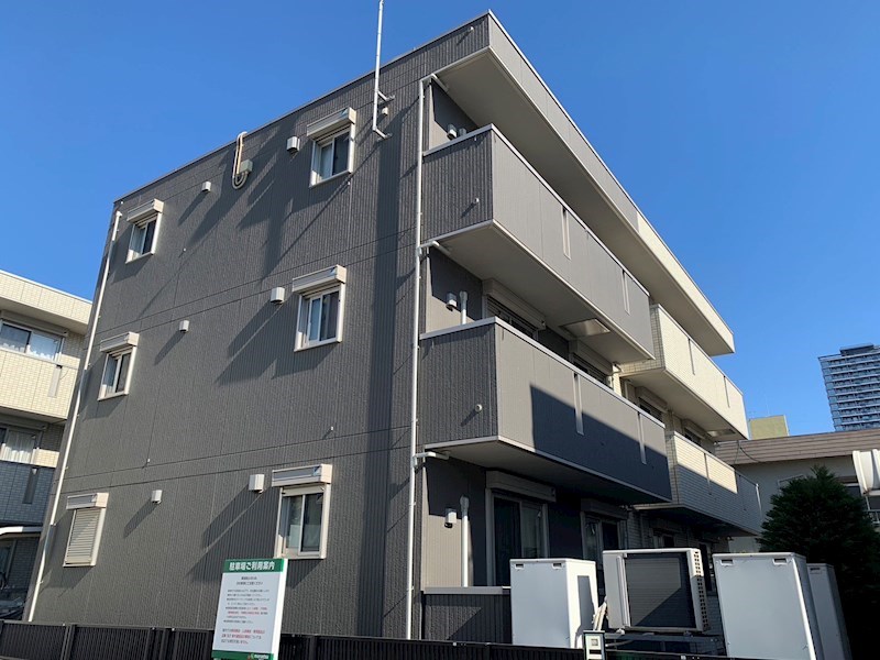 建物外観　蕨駅徒歩５分（400ｍ）