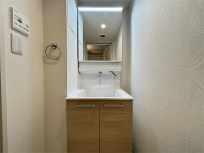 洗面設備　広い洗面スペース