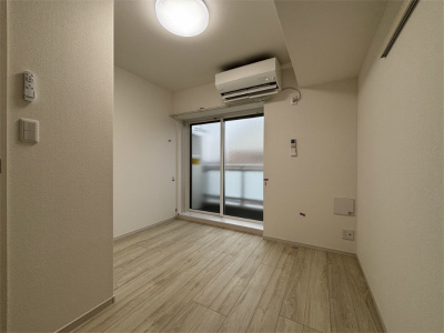 建物外観　広くて明るい寝室