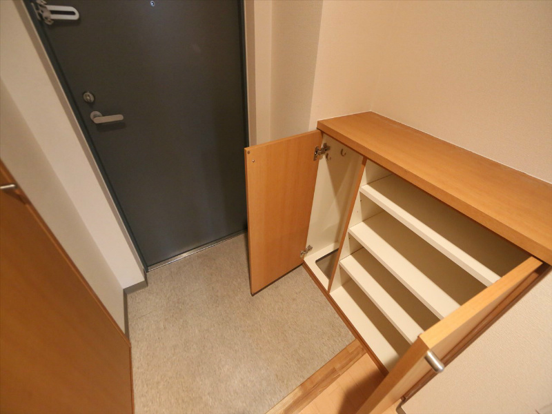 玄関　玄関　シューズボックス付　玄関収納有り