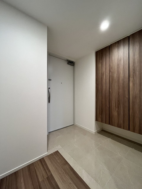 玄関　※写真は同タイプ住戸です。