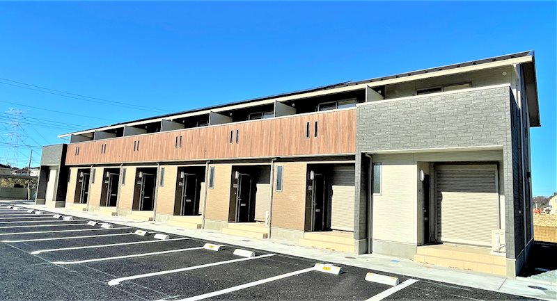 建物外観　上下の音が気にならないメゾネットタイプ物件です。