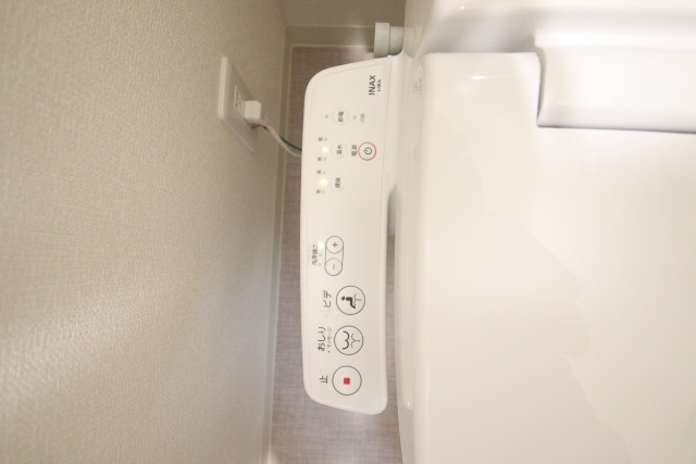 トイレ　※別室の参考写真の為、現況優先です。