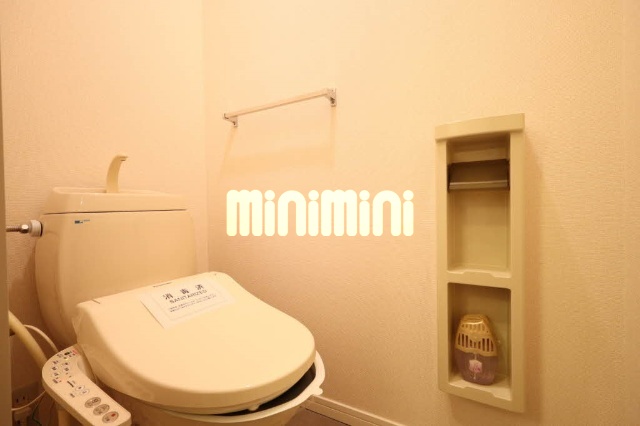 トイレ　写真は同タイプ部屋になります