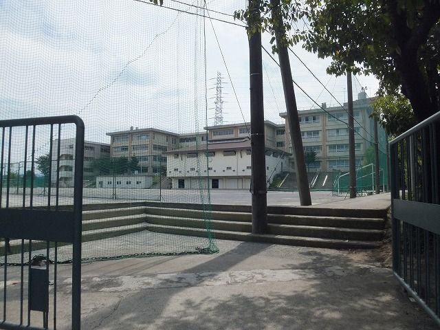 中学校　川崎市立有馬中学校（中学校）まで966m