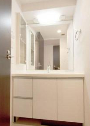 洗面設備　☆ゆったりとスペースのある洗面所☆