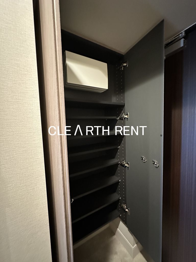 収納　トール型下足入れを設置