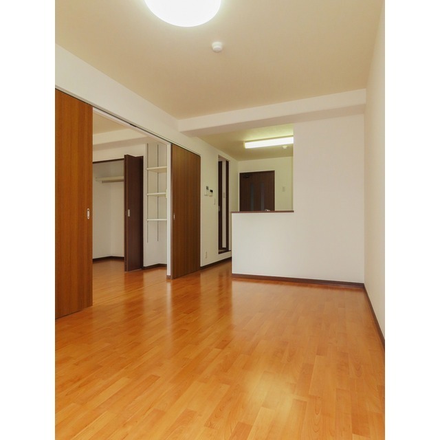 居室・リビング　※写真は別部屋です。