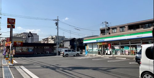 コンビニ　ファミリーマート 川崎高津千年店（コンビニ）まで496m