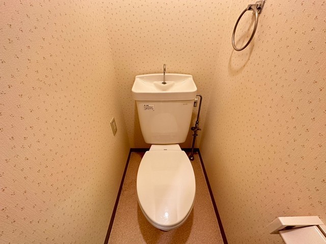 トイレ　※他部屋の写真です。現況優先。