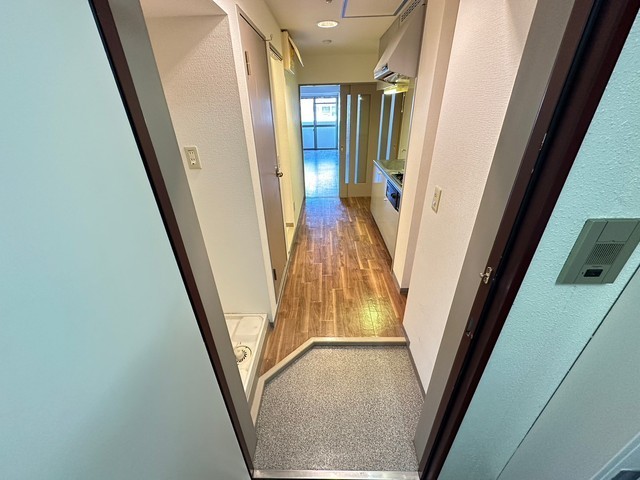 玄関　※他部屋の写真です。現況優先。