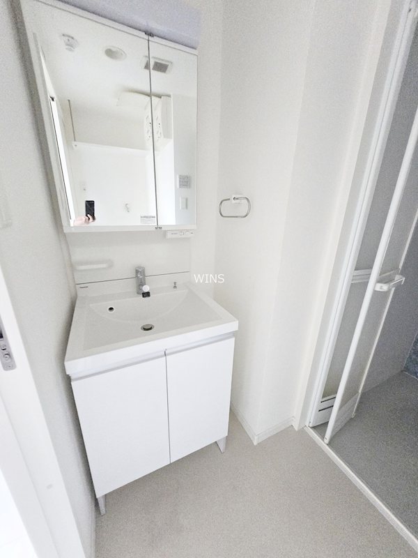 洗面設備　※別部屋参考写真です。