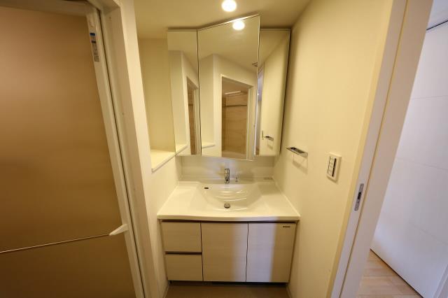 洗面設備　毎朝欠かせないですね。