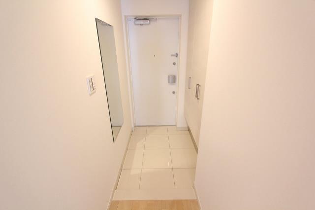 玄関　広々とした玄関です。