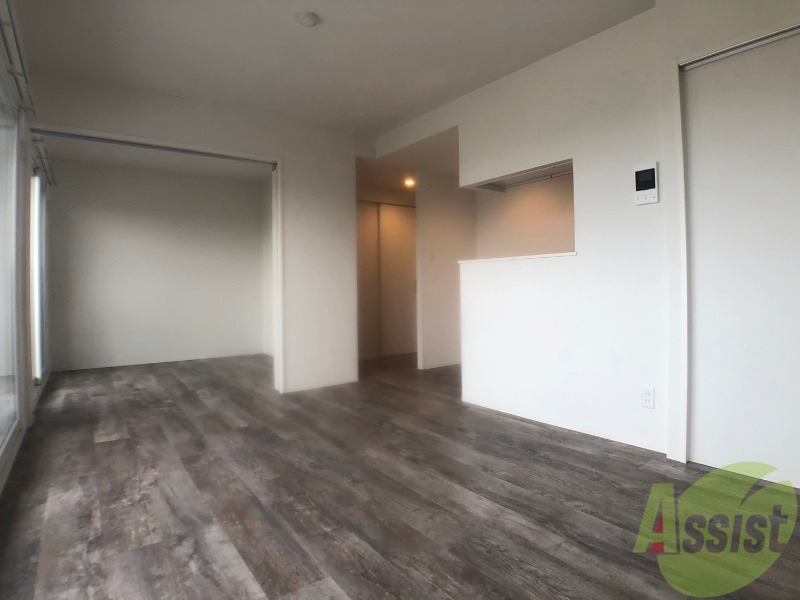 居室・リビング　広々としたリビングですね。使い勝手がよさそうですね！