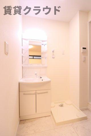 洗面設備　朝の準備に活躍する、洗髪洗面化粧台！