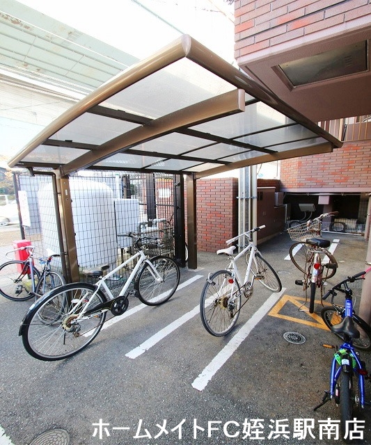その他　★屋根付き駐輪場♪★
