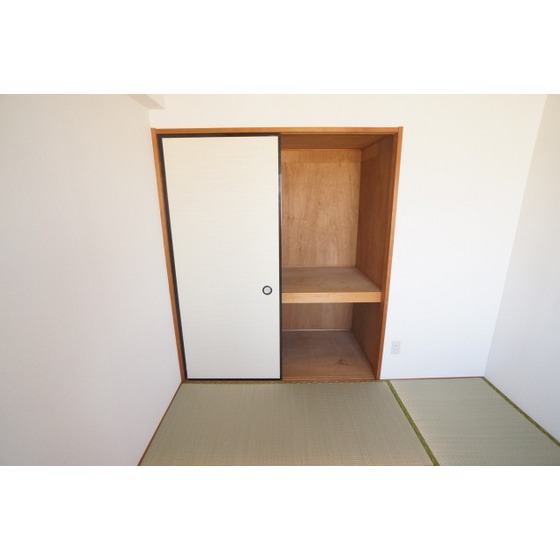 収納　各部屋収納スペースあり