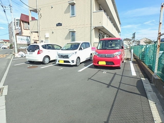 駐車場　駐車場（要空き確認）